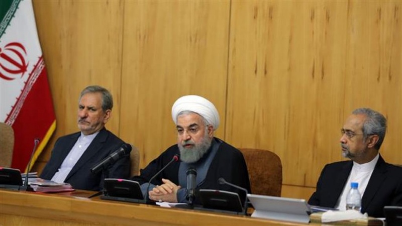 Iranpress: روحاني: الإجراءات الأمريكية ضد إيران جريمة ضد الإنسانية
