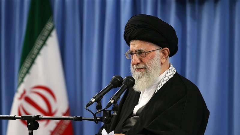 Iranpress: قائد الثورة يستقبل أعضاء مجلس الوزراء الإيراني