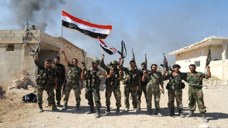 Iranpress: الجيش السوري يحرر بلدة استراتيجية و15 قرية بريف إدلب الجنوبي 