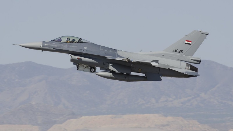 Iranpress:  Iraqi jets strike ISIS target in Syria 