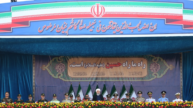 Iranpress: Photos: The annual parade marks the sacred defense week in Iran