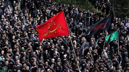 Iranian Muslims Mourn the Martyrdom of Imam Hussein 
