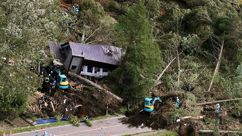 Iranpress: Nine dead after powerful earthquake jolts Japan