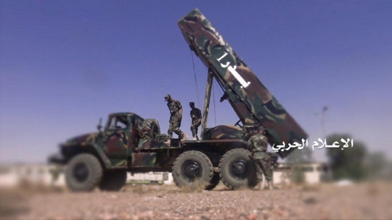 Iranpress: Yemeni army ballistic missile attack on Saudi military camp in Asir 