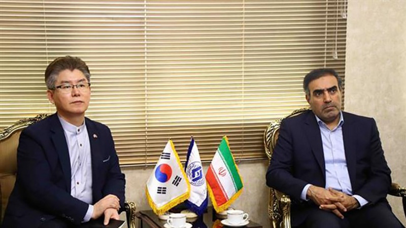 Iranpress: South Korean firms stay in Iran 