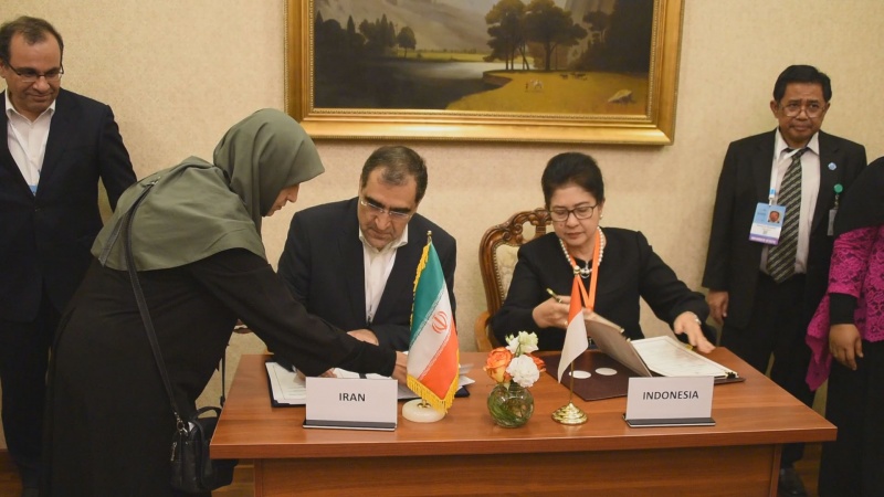 Iranpress: Iran and Indonesia sign a memorandum of cooperation