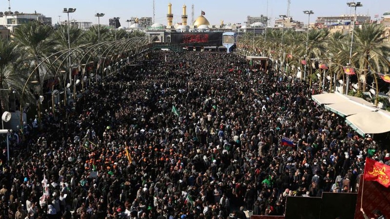 Iranpress: Millions of Arbaeen mourners enter the city of Karbala in Iraq
