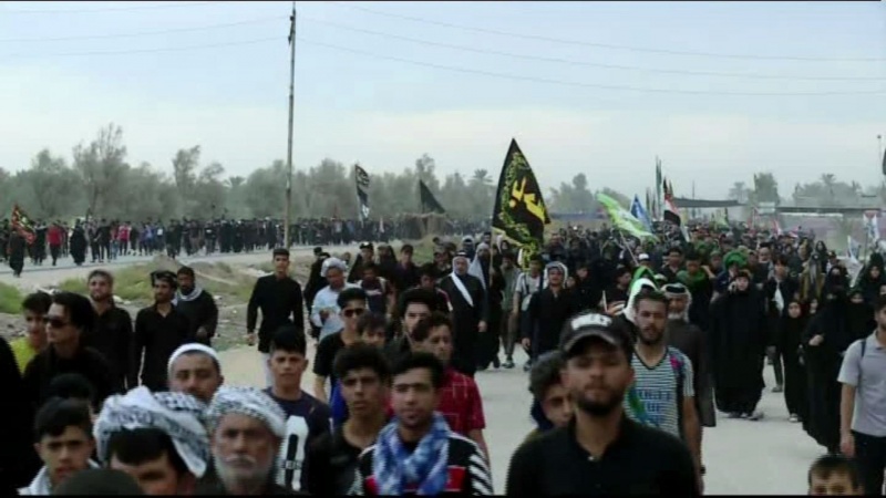 Iranpress:  Huge number of Shia pilgrims march to Karbala to commemorate Arbaeen 