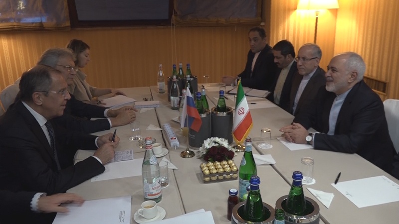 Iranpress: Zarif, Lavrov discuss of mutual interest