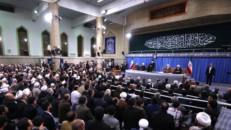 Iranpress: Iran Leader: We call on rulers of Islamic countries to return to the rule of Islam