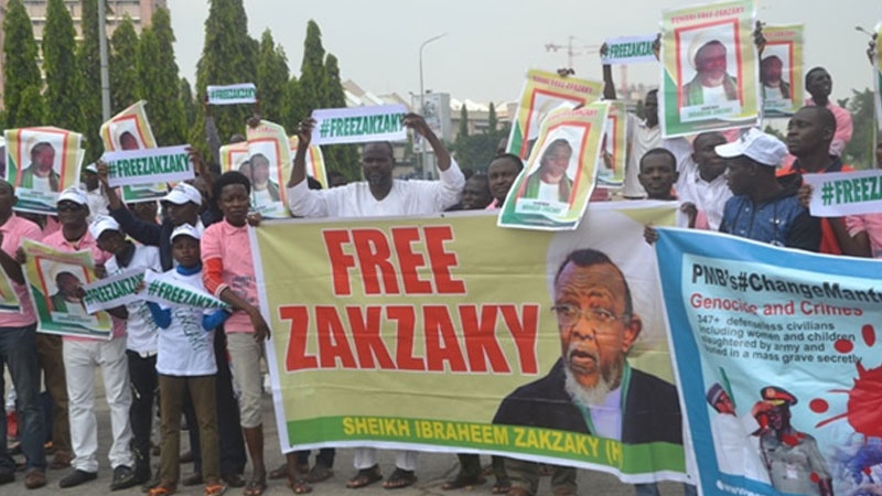 Iranpress: Nigerians urged Sheikh Zakzaki freedom over his poor health condition