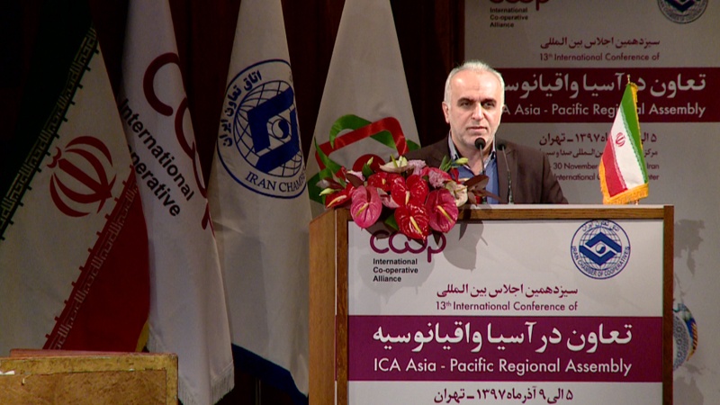 Iranpress: Iranian Minister calls for interactive economy