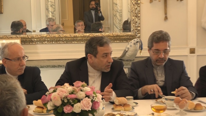 Iranpress: Iran and Italy discuss bilateral ties