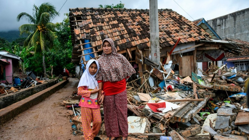 Iranpress: Indonesia tsunami death toll rises to 429