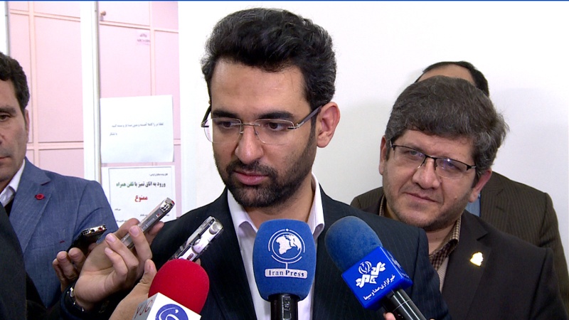 Iranpress: Minister: Scientists research should benefit Iran