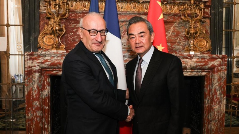 Iranpress: China and France ready to promote comprehensive strategic partnership: Chinese FM