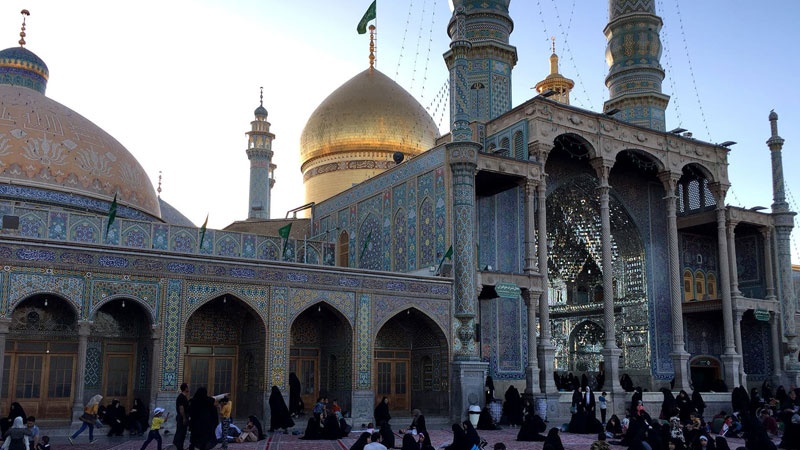 Iranpress: Pakistanis pilgrimage to Iran holy shrines reaches record high