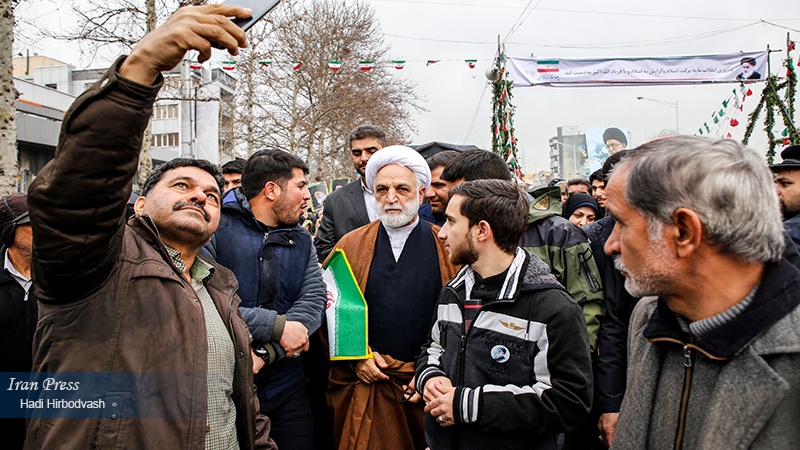 Iranpress: Photo: Iranians celebrate the 40th anniversary of Islamic Revolution in the capital