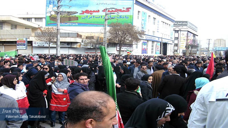 Iranpress: Photo: Kermanshah tribes express support to Islamic Revolution 