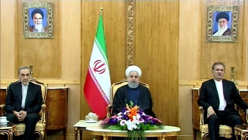 Iranpress: Rouhani travels to Sochi Russia for trilateral meeting 