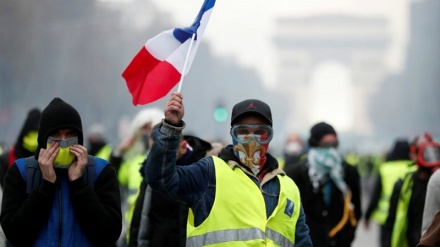 France gov. threatens to ban 'Yellow Vesters' 