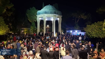 Photo: Iranian celebrate Nowruz in Hafezieh, Shiraz