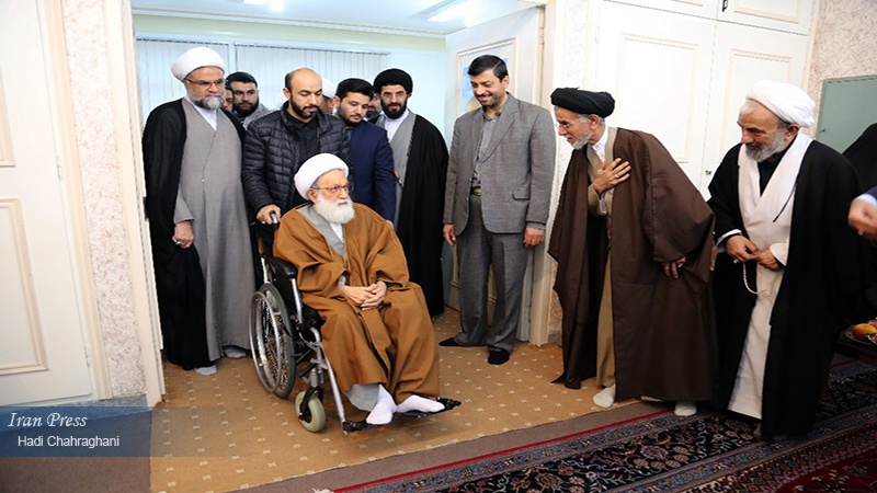 Iranpress: Shaikh Issa Ghasem: conduct of late Imam, Leader should be taken as a role model