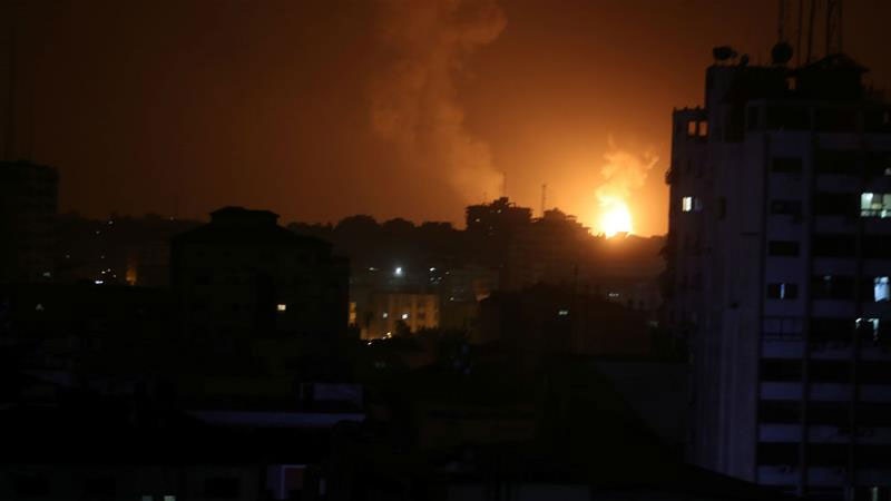 Iranpress: Gaza rockets landed in Tel Aviv, Israel launches Gaza air strikes