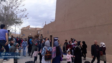 Photo: Historical city of Yazd hosts Nowruz tourists