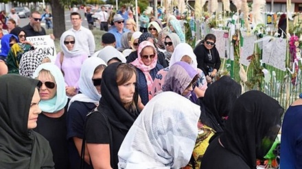 Women in New Zealand don headscarves to support Muslim community