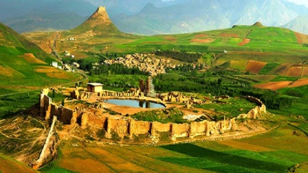 Iran's Takht-e Soleyman glitters on the ring of West Azerbaijan civilization