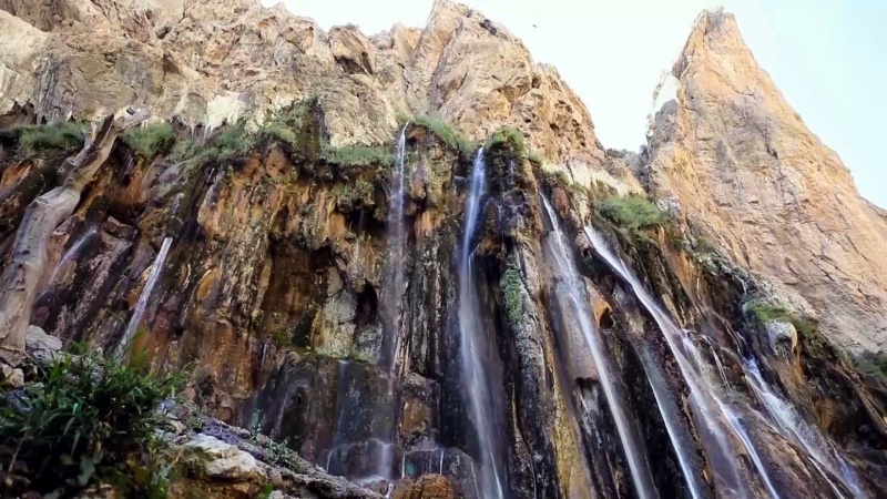 Iranpress: Sights of Iran, Margoon Waterfall