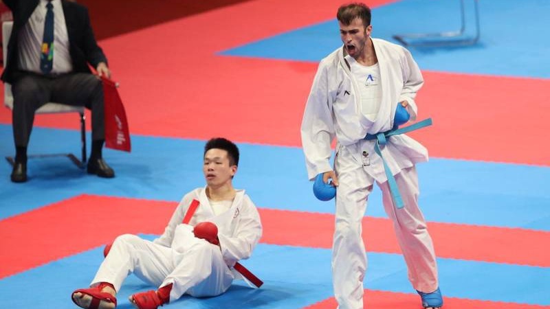 Iranpress: Iran wins six medals at Karate world league