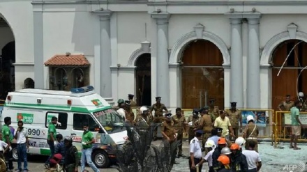Sri Lanka blasts: Prime minister asks for immediate meeting to discuss bomb attacks 