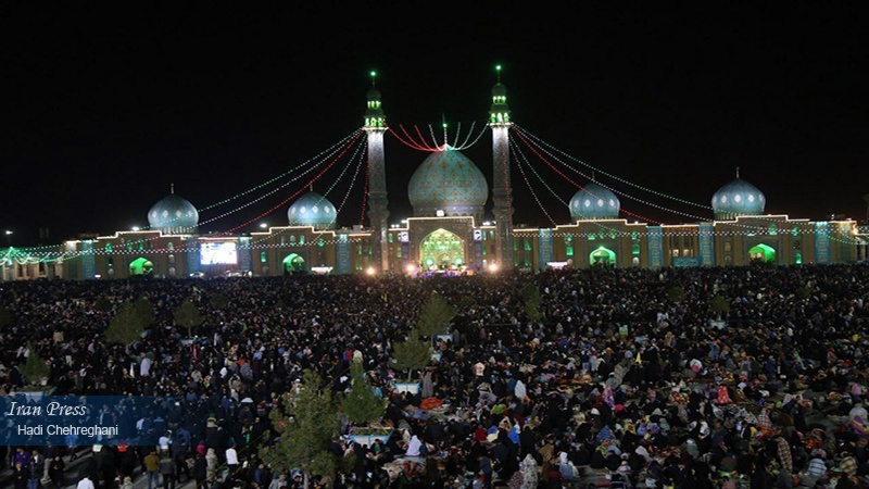 ایران برس: احتفال كبير بمناسبة عيد النصف من شعبان في مسجد جمكران