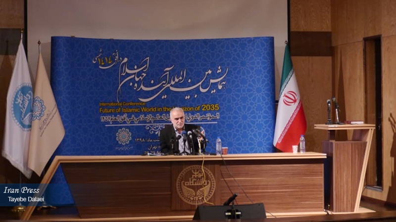 Iranpress: نهاية فعاليات الملتقى الدولي "مستقبل العالم الإسلامي في أفق 1414" في طهران