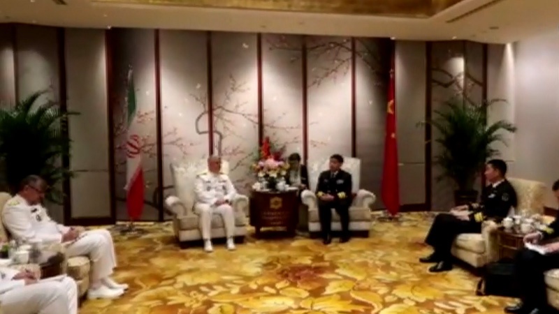 Iranpress: الأميرال خانزادي: لا حاجة لحضور الأجانب بالمنطقة