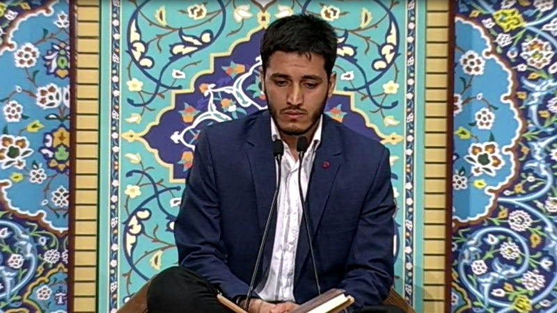 Iranpress: الفائز الأول في مسابقات القرآن الدولية يرتل عند قائد الثورة