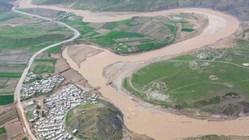Iranpress: Iran denies UNICEF claim about children affected by floods