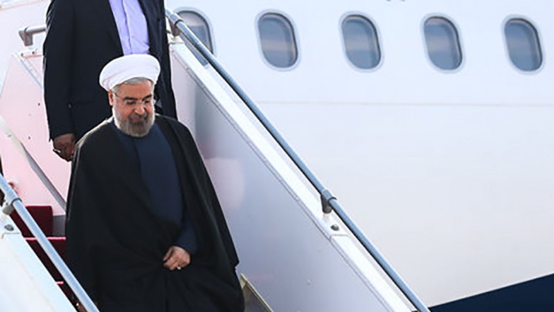 Iranpress:  الرئیس الإيراني يصل إلي مدینة خرم أباد 
