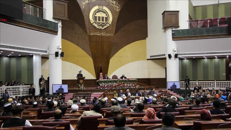 Iranpress: إشتباك في البرلمان الأفغاني والسبب مقعد الرئاسة 