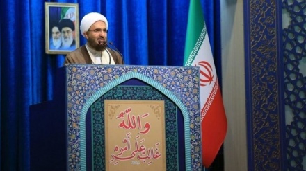 خطیب نماز جمعه تهران: در جنگ دیپلماسی باید غیرتمندانه ایستاد