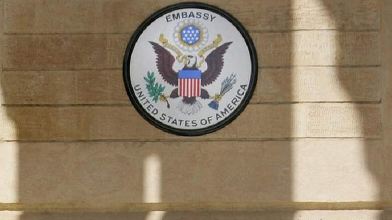 Iranpress: اصابة قذيفة صاروخية بالقرب من سفارة أميركا في بغداد
