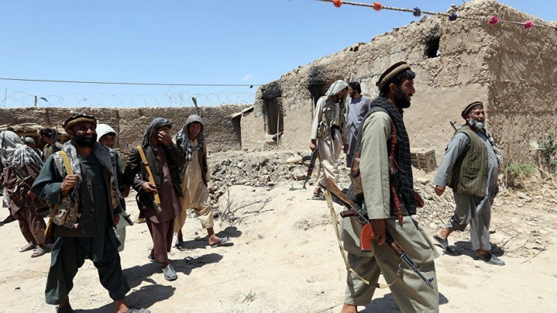 Iranpress: مقتل 4 من قوات الجيش الأفغاني في هجوم لطالبان على قاعدة عسكرية