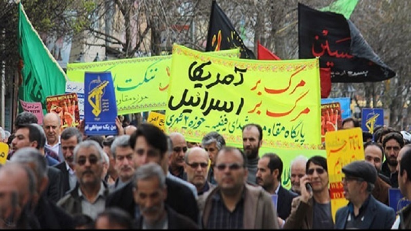 Iranpress: تظاهرات حاشدة في إيران لدعم بيان المجلس الأعلى للأمن الوطني