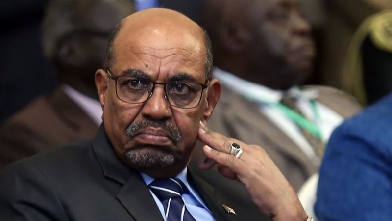 Iranpress: النيابة العامة في السودان تستجوب الرئيس المخلوع عمر البشير بتهم الفساد المالي
