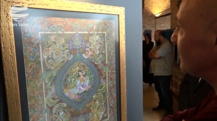 معرض الفنون والمقتنيات القديمة في اسطنبول يستعرض أعمال 40 فنانًا إيرانيًا