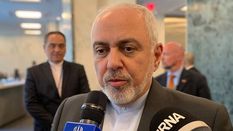 Iranpress: ظریف من موسكو: إيران لن تخرج من الإتفاق النووي