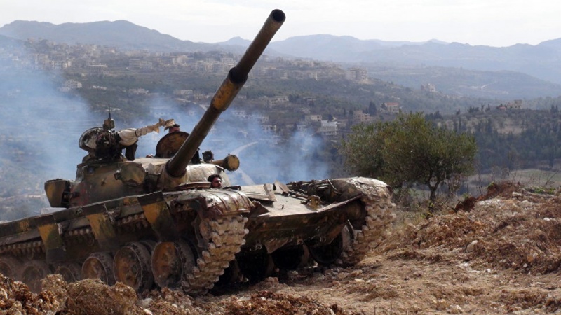 Iranpress: الجيش السوري يدك مواقع جبهة النصرة في ريف ادلب الجنوبي