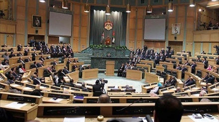 نواب أردنيون: الحكومة لم تعد محل ثقة البرلمان